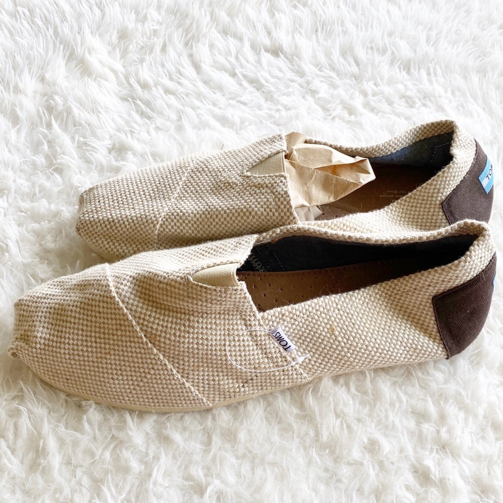 NWOT TOMS slip-on